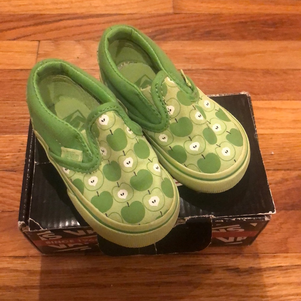 VANS GREEN APPLE SLIP ONS